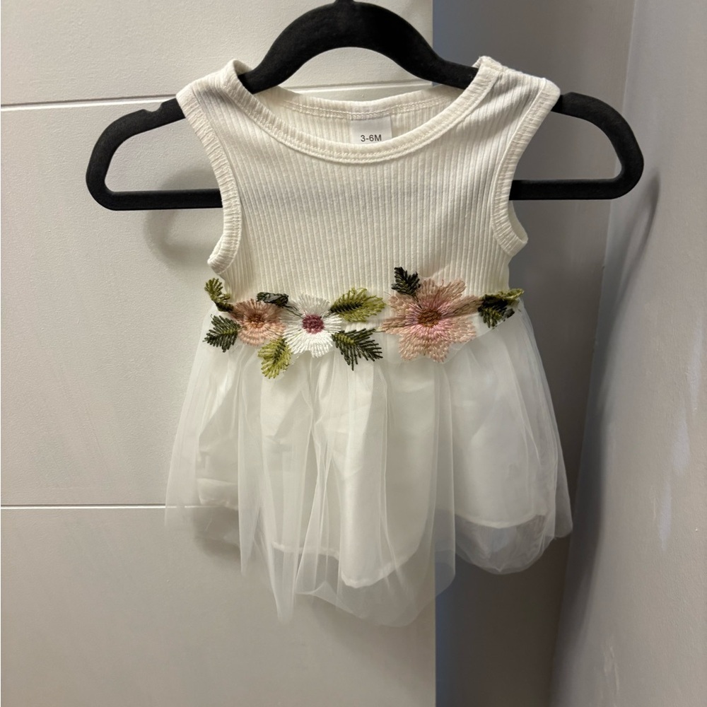 Kid’s White Embroidery Floral Mesh Waistcoat Dress Size 3-6 Months